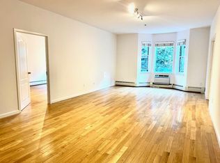 (Undisclosed Address), Great Neck, NY 11021