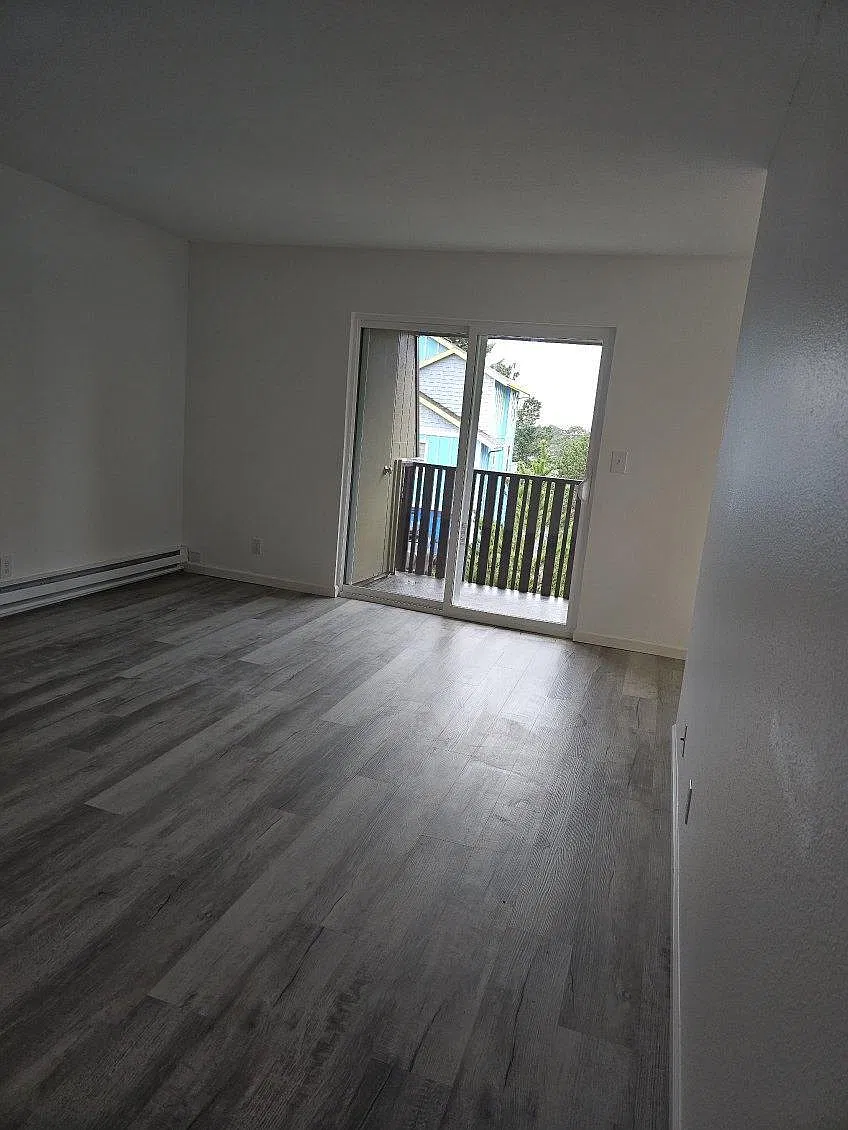 Oceanlake Estates Apartments — Photo 4