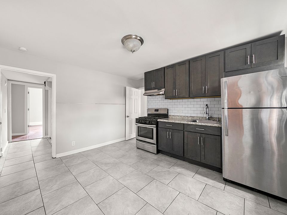 1st image of 126 Essex St Floor 1