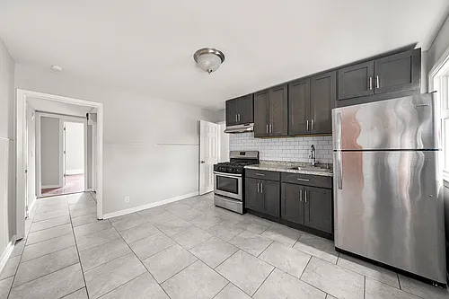 126 Essex St #1 Photo 1