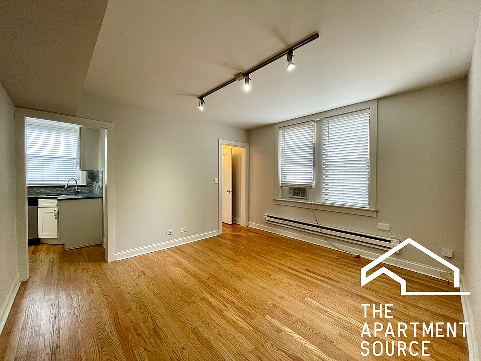 1st image of 2323 N Rockwell St #C1