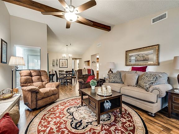 5th image of 419 San Mateo Dr