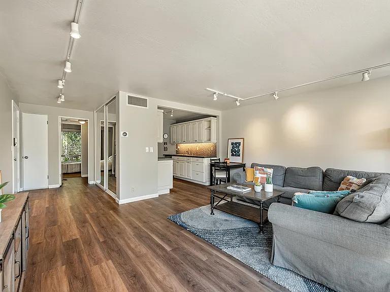 954 Lea Dr #1 — Photo 2