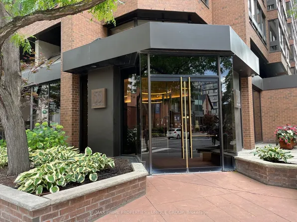 55 Prince Arthur Ave #805, Toronto, ON M5R 1B3