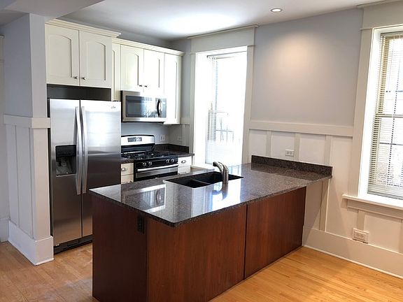5th image of 3545 W Shakespeare Ave #1