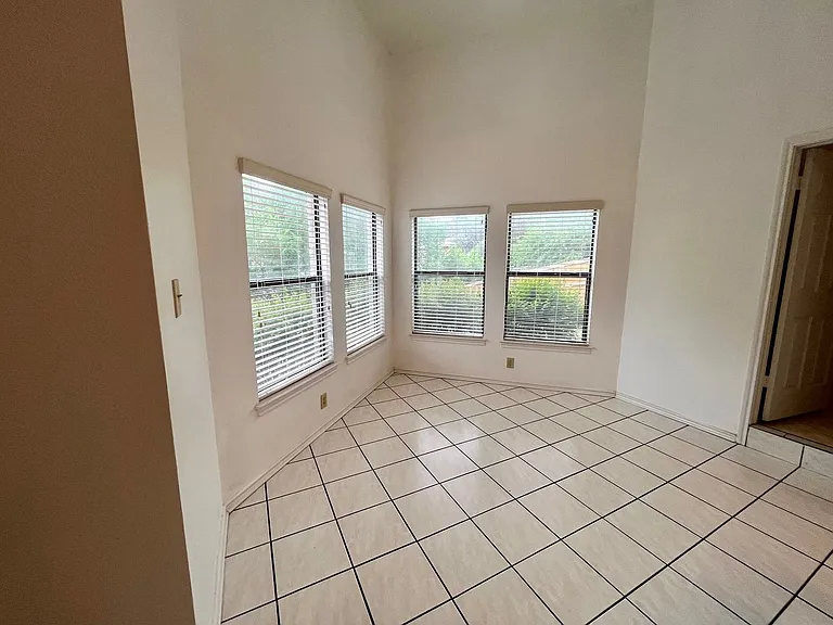 7734 Oakhill Park Dr — Photo 12
