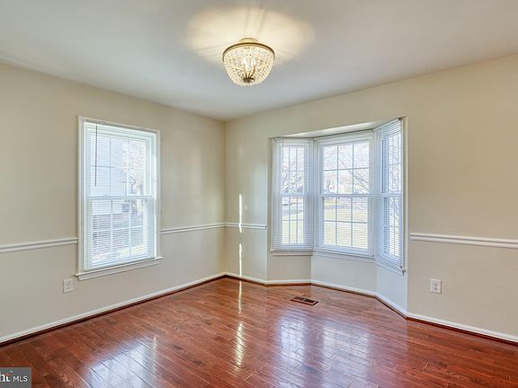 5th image of 8569 Dellway Ln