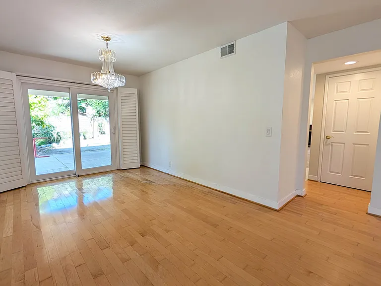 705 Lone Eagle Rd — Photo 10