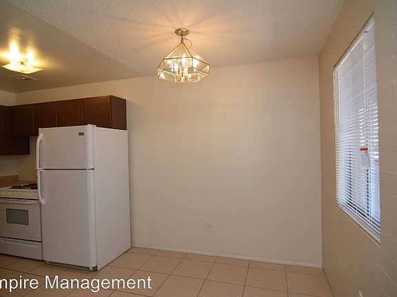 4th image of 2741 N York Pl