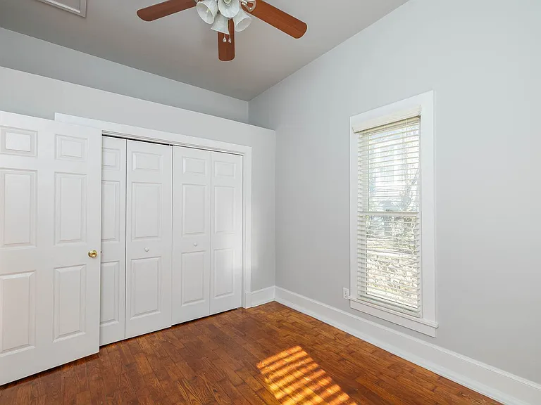 349 N Rollston Ave — Photo 15