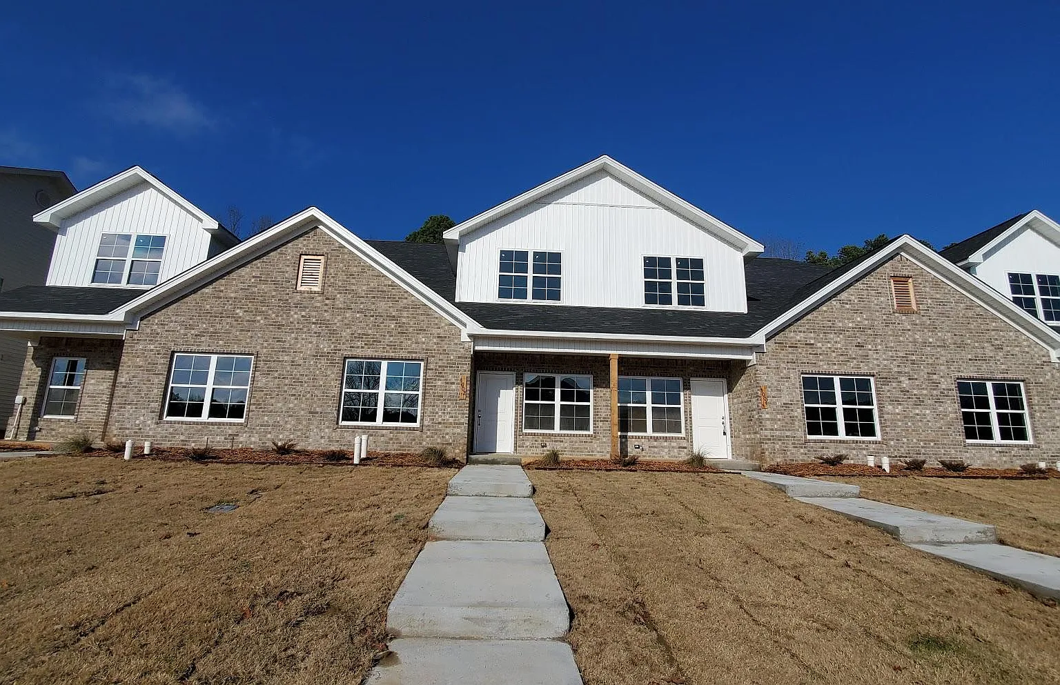 3 bed, 2.5 bath, 1500 sqft, $1,650 — Photo 1