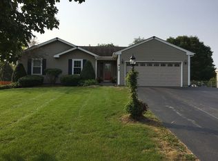 915 Wembley Dr, Island Lake, IL 60042