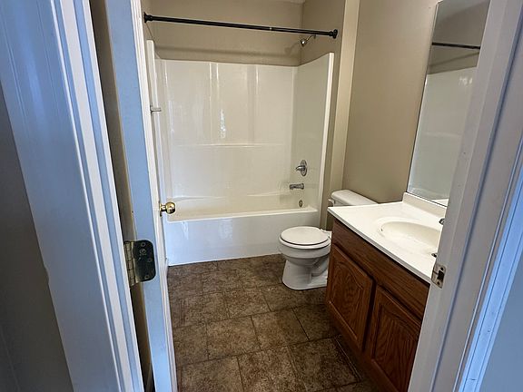 3rd image of 221 Black Willow Ln