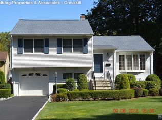 360 Bradley Ave, Northvale, NJ 07647