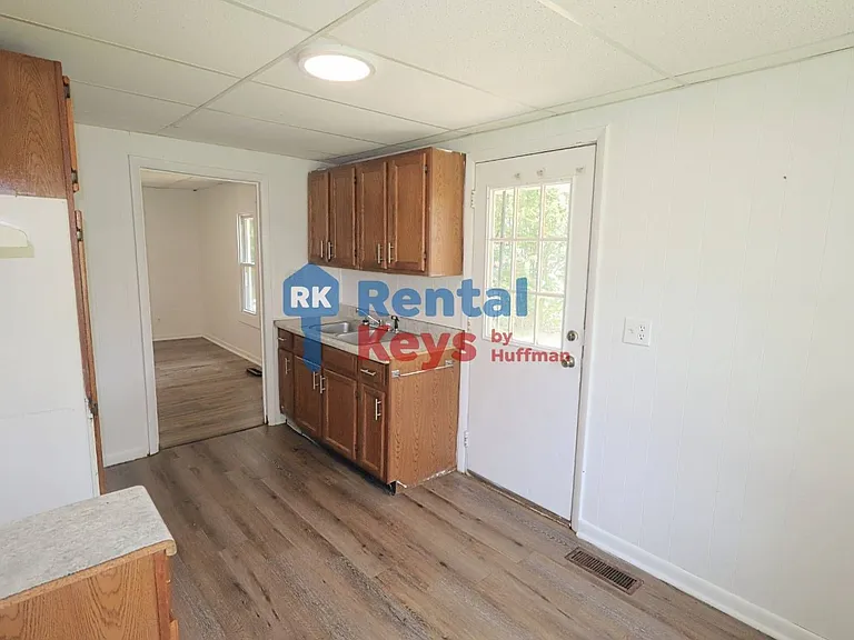 2114 Cass Ave — Photo 4