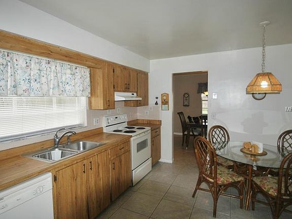 4th image of 1076 Chokecherry Dr