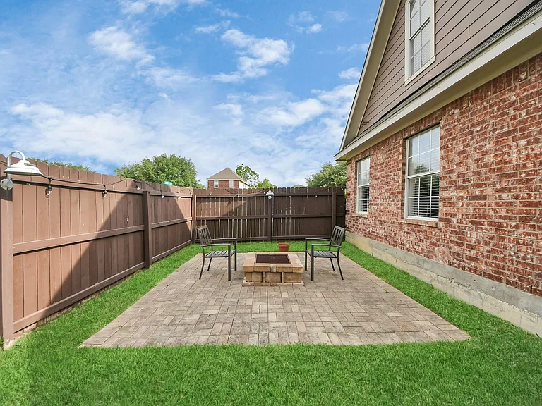 1603 Dove Run — Photo 35