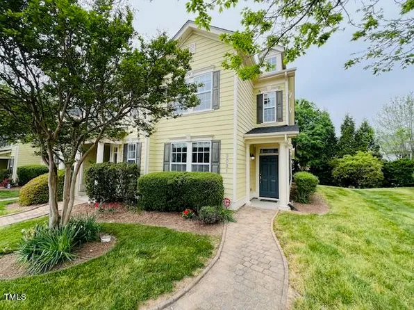 3021 Freeport Dr, Cary, NC 27519