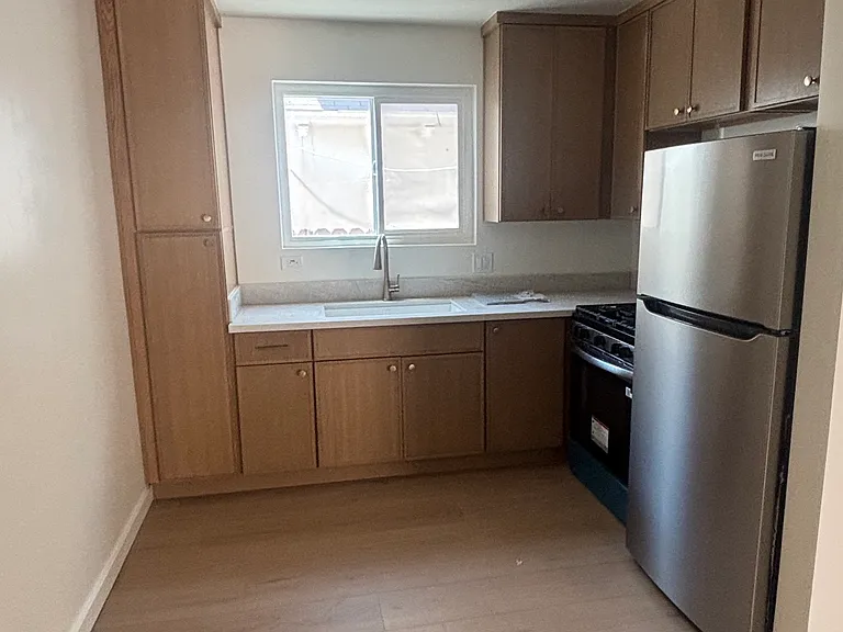 1734 N Taft Ave #5 — Photo 3