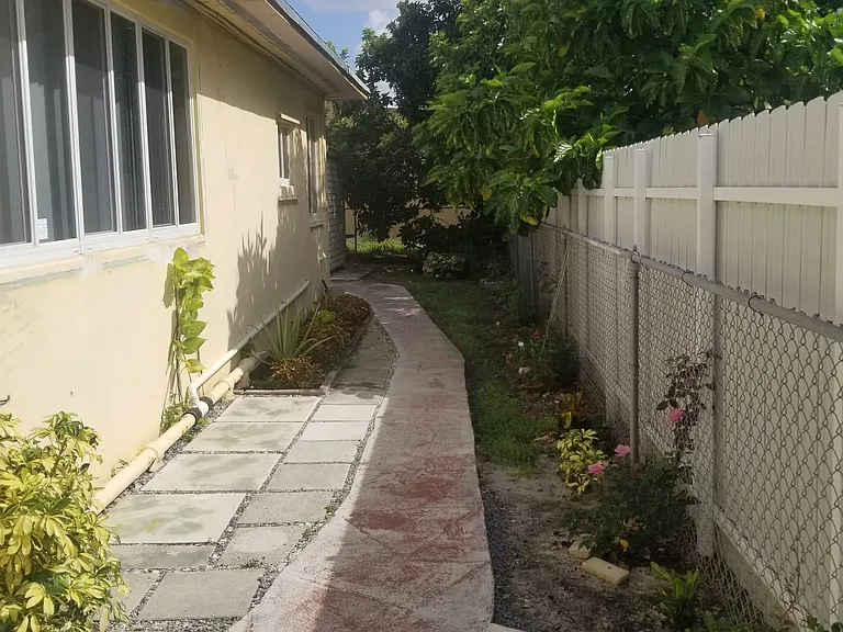155 SW 33rd Ave — Photo 4