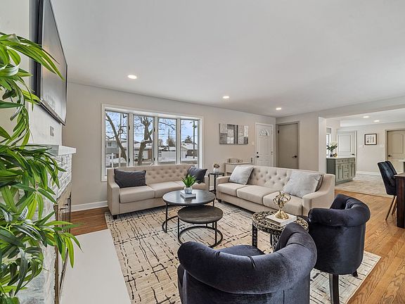5th image of 5428 W 91st St
