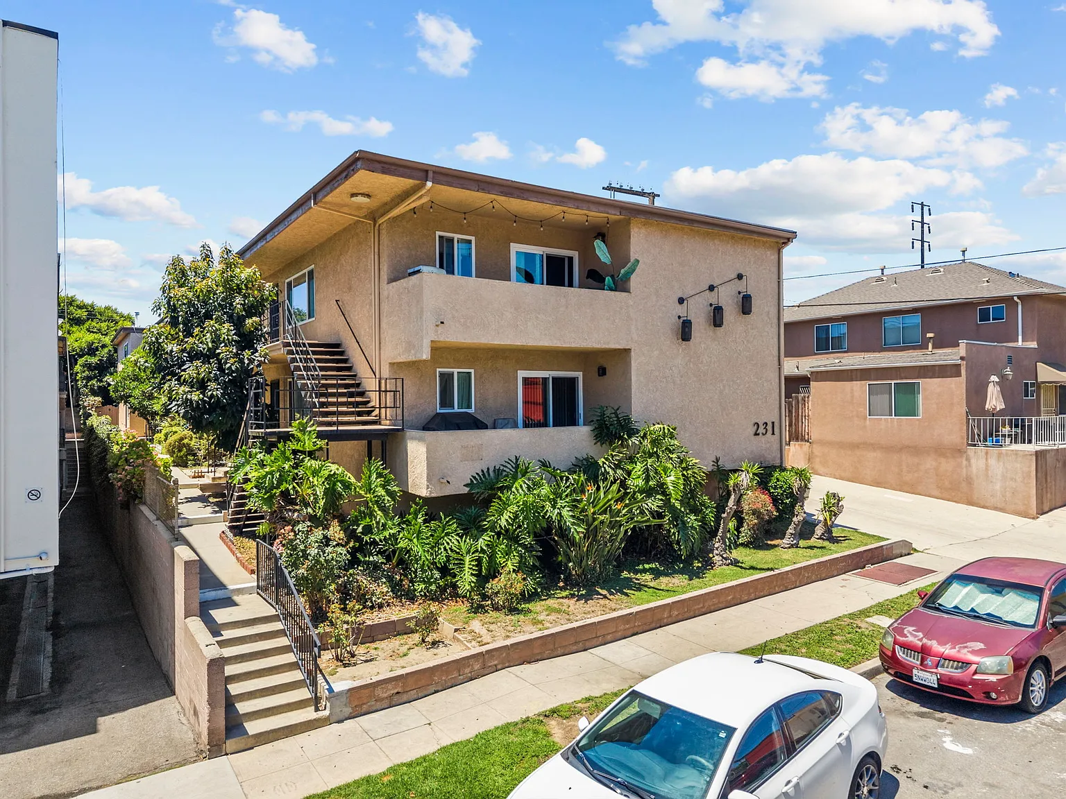 2 bed, 1.5 bath, 1001 sqft, $2,499 — Photo 1