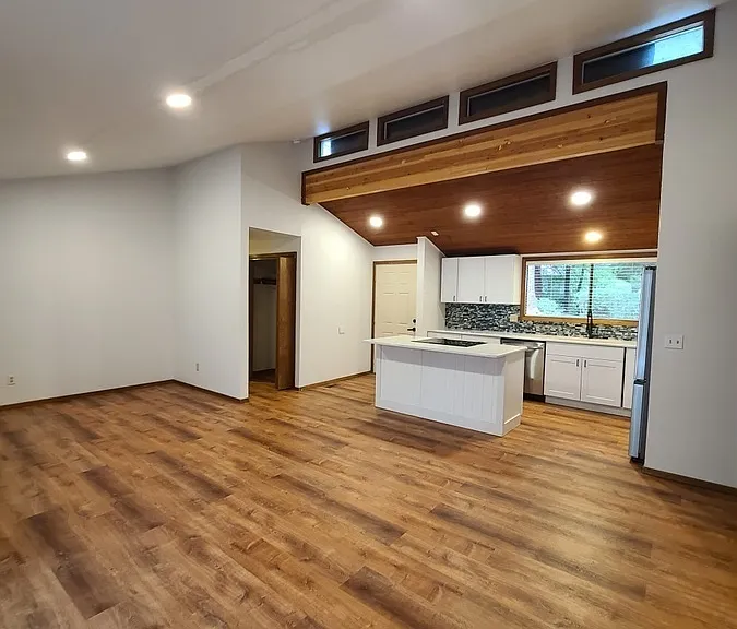 175 SW The Pines Dr — Photo 9