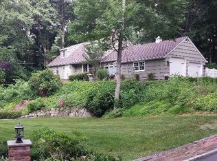 15 Bruce Ln, Northport, NY 11768