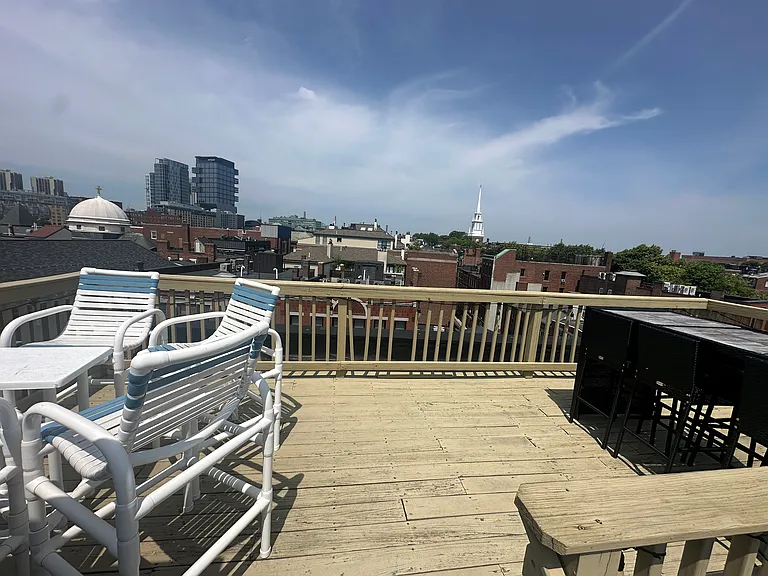 371 Hanover St #5 — Photo 9