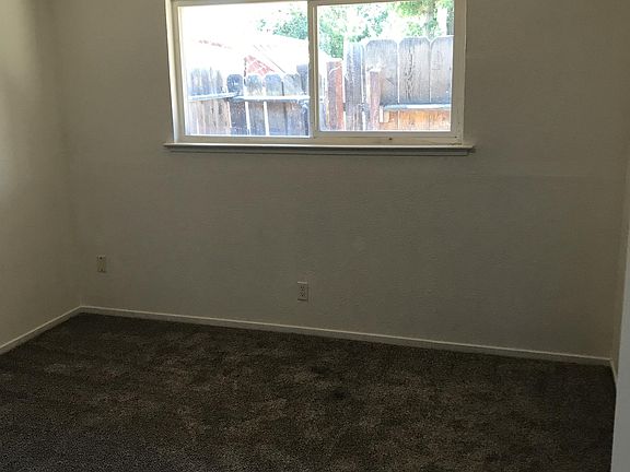3rd image of 468 E Dudley Ave