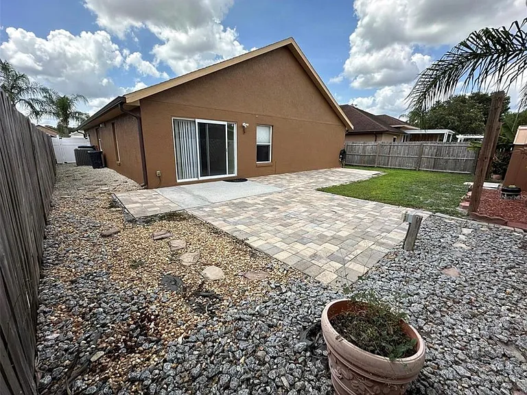 10707 Flycast Cir — Photo 34