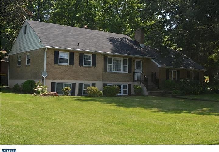 1st image of 19 W Clearview Ave