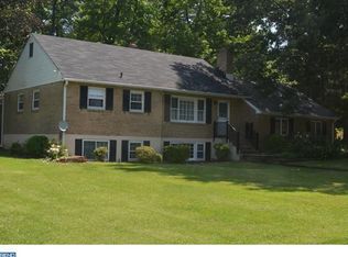 19 W Clearview Ave, Wilmington, DE 19809