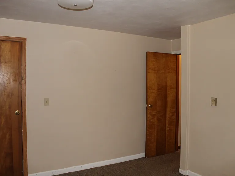 130 E Water St — Photo 18