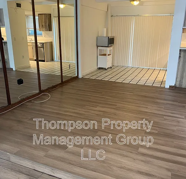 1736 E Mulberry Dr — Photo 14