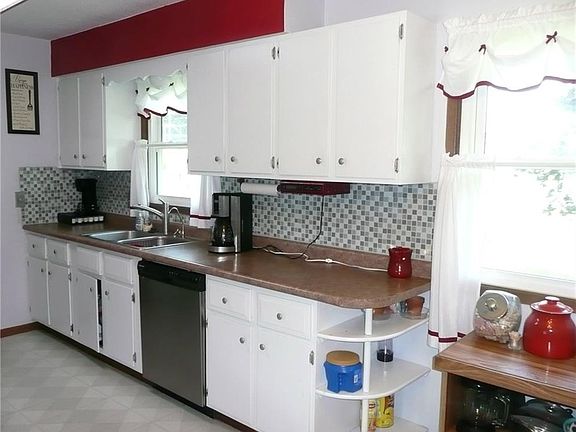 4th image of 1410 W Larson St