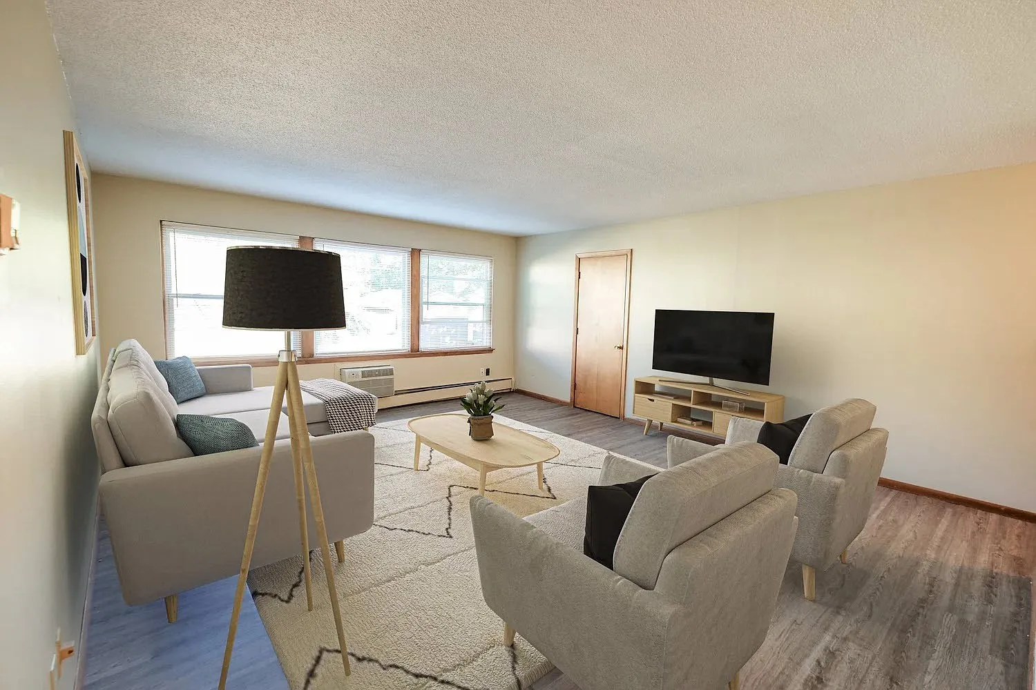 Bryant Ave Apartments | 2550 — Photo 4