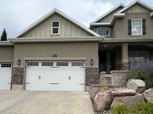 3926 W Farmingdale Ct, South Jordan, UT 84009