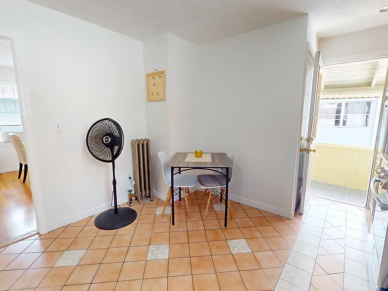 54 Linwood St #2 — Photo 5