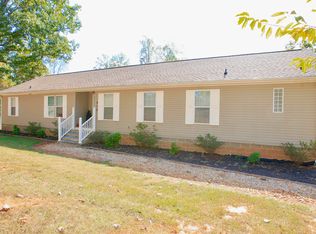 932 Ledbetter Rd, Rocky Mount, VA 24151