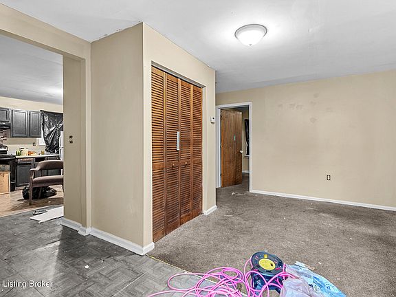 3rd image of 2629 Slevin St