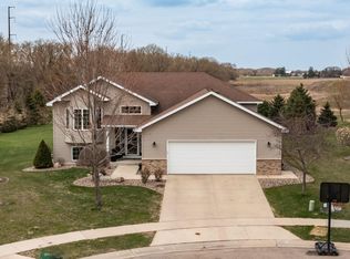 5598 Weatherstone Ln NW, Rochester, MN 55901