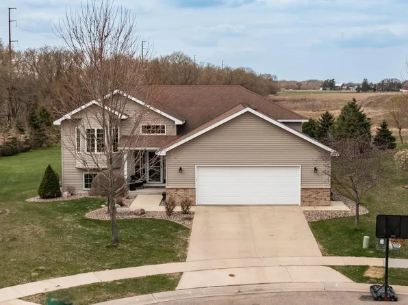 5598 Weatherstone Ln NW, Rochester, MN 55901