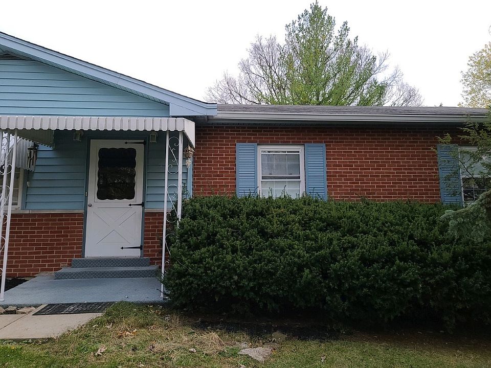 1st image of 747 Janet Dr