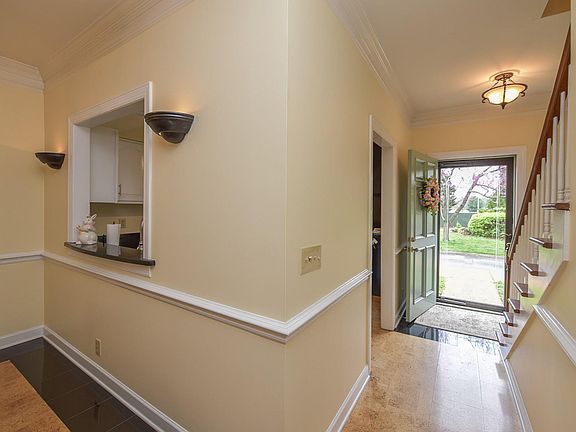 5th image of 609 Boyd Mill Ave APT 5