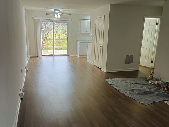 2nd image of 421 Old Forge Dr #421