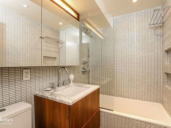 2nd image of 1197 Park Ave #4C