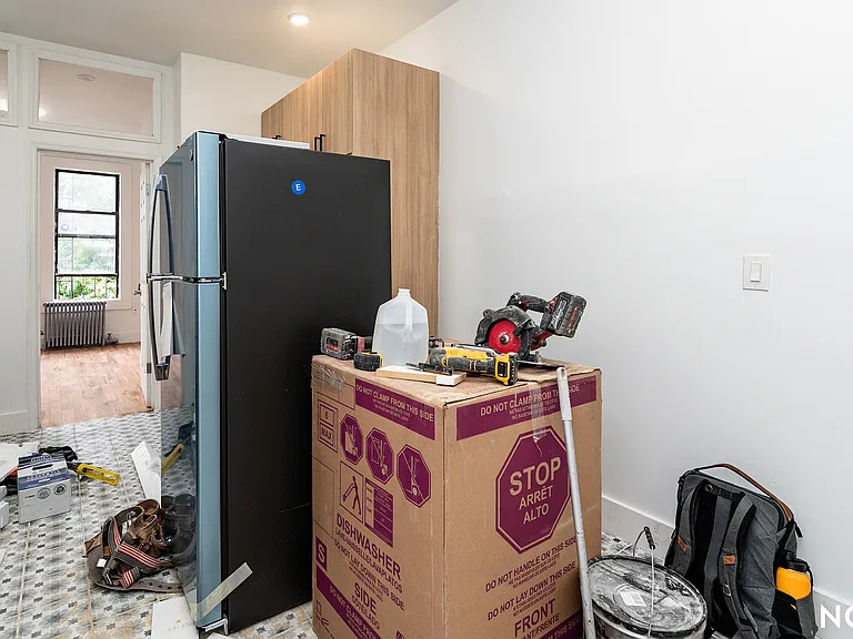 88 Menahan St #3B — Photo 9