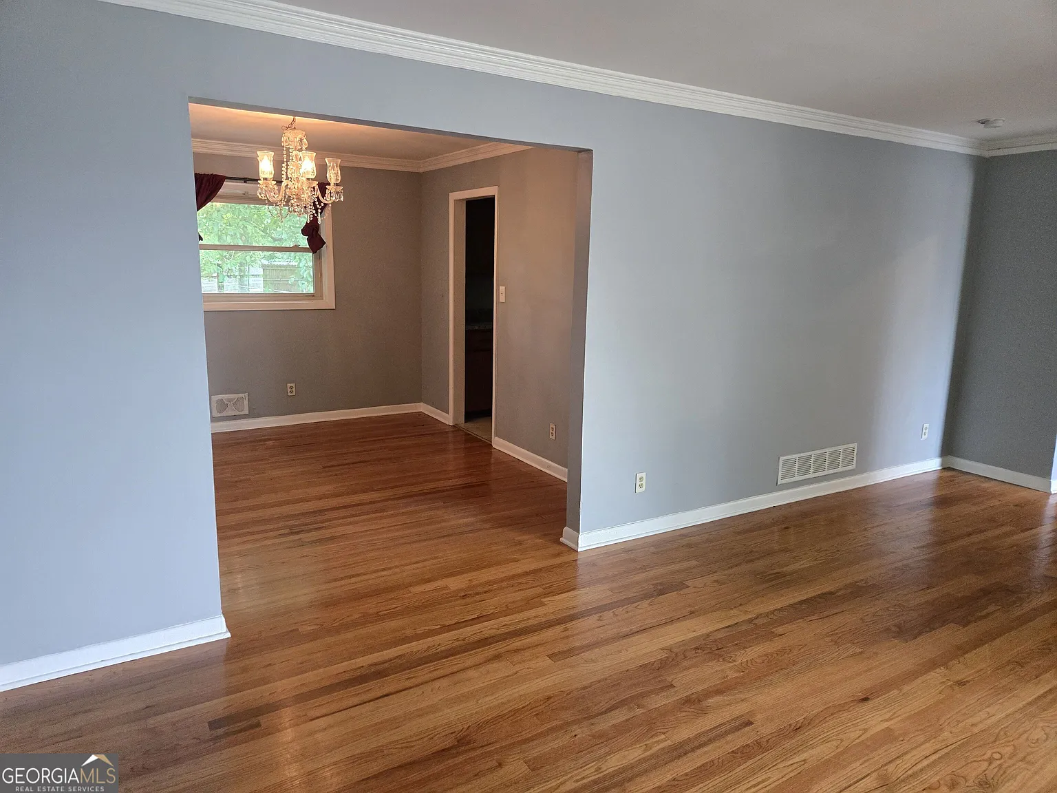 3 bed, 2.5 bath, 2318 sqft, $2,000 — Photo 4