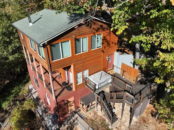 3307 Chinquapin Dr, Sevierville, TN 37876